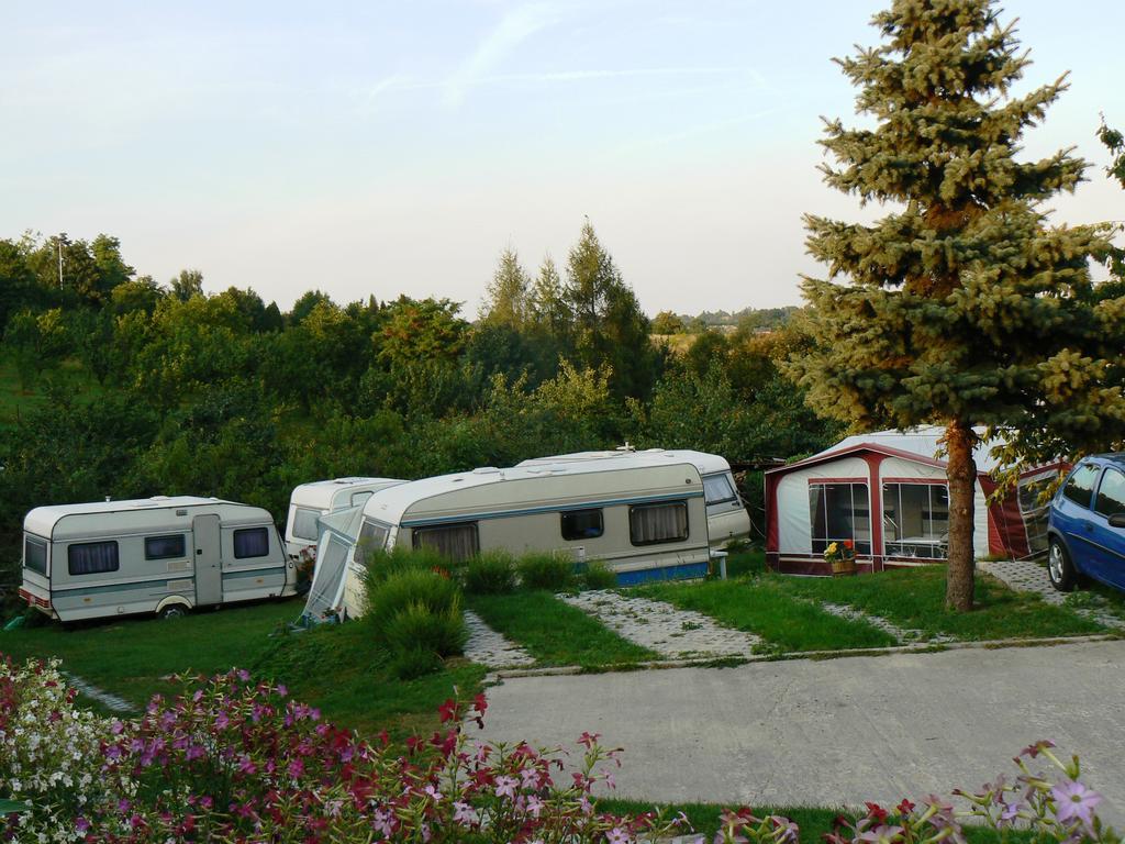 Auto-Chatka Sandomierz Exterior photo